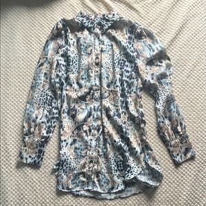 Chico’s Iced Sage Stylish bold animal print Button down relaxed tunic Size 0